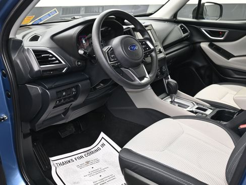 Used 2022 Subaru Forester Base image 17