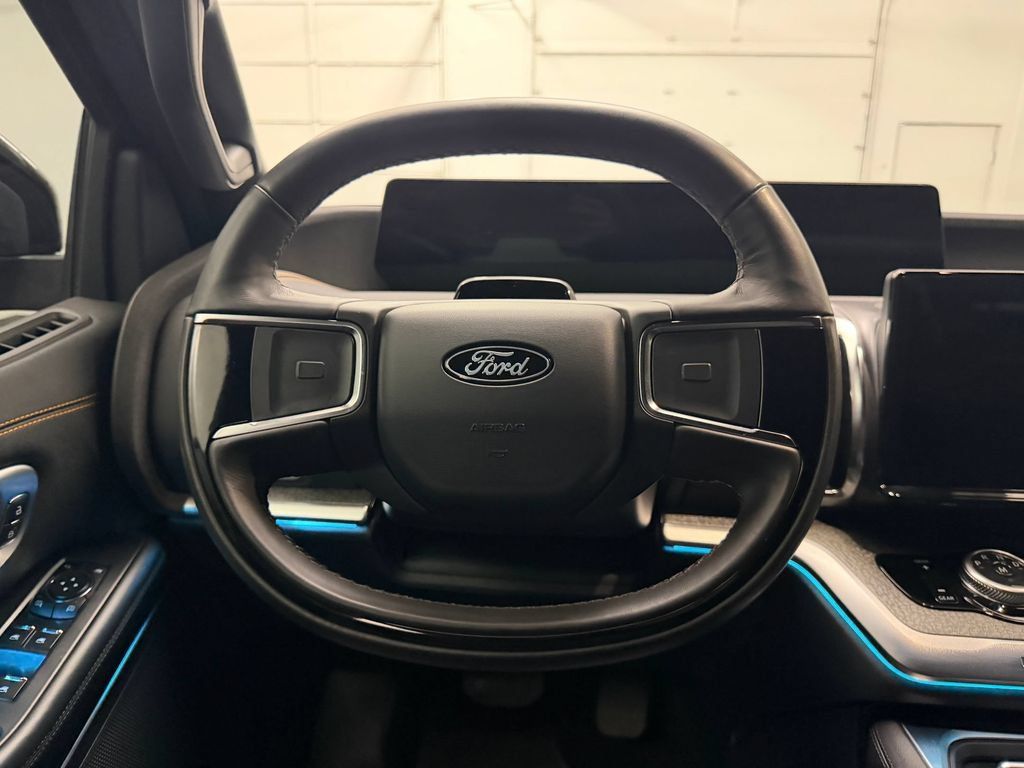 Used 2025 Ford Expedition Tremor AWD/4WD image 10