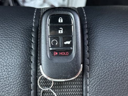Used 2025 Honda Pilot Touring image 30