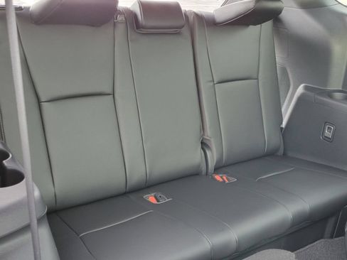 Used 2023 Toyota Highlander XSE AWD/4WD image 25