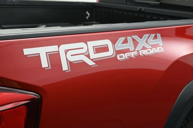 Used 2017 Toyota Tacoma TRD Off-Road AWD/4WD image 37