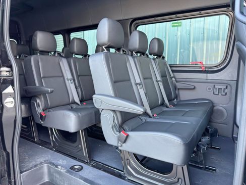Used 2024 Mercedes-Benz Sprinter 2500 image 37