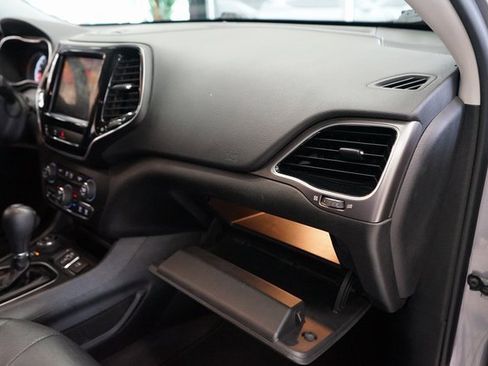 Used 2019 Jeep Cherokee Limited image 43