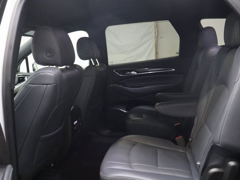 Used 2022 Buick Enclave Premium image 16