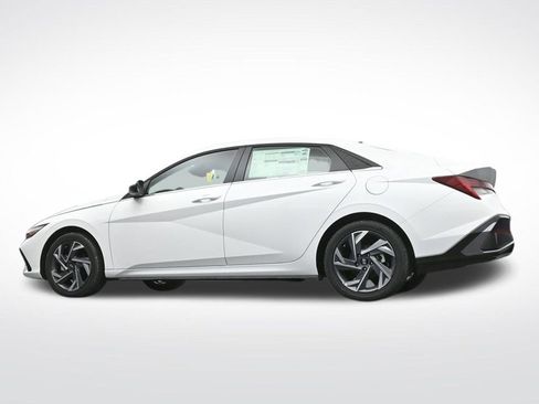 New 2026 Hyundai Elantra Limited FWD image 12