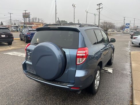 Used 2011 Toyota RAV4 2WD w/ Upgrade Value Pkg image 4