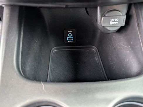 Used 2019 Dodge Journey SE image 19