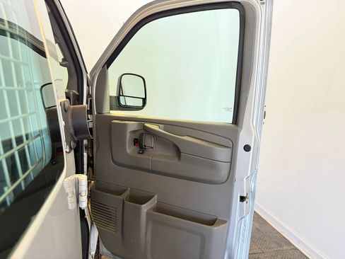 Used 2012 Chevrolet Express 1500 AWD w/ Power Package image 20