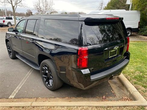 Used 2019 Chevrolet Suburban Premier image 31