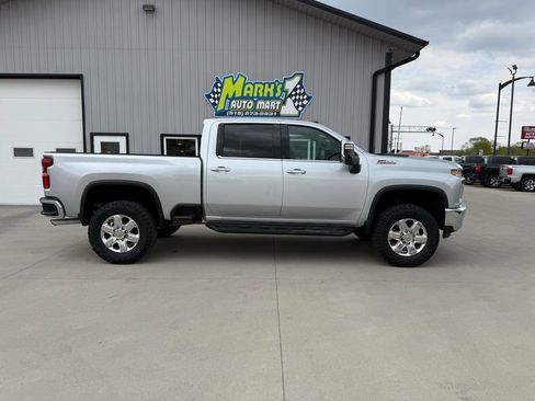 Used 2022 Chevrolet Silverado 2500 LTZ w/ LTZ Plus Package AWD/4WD image 7