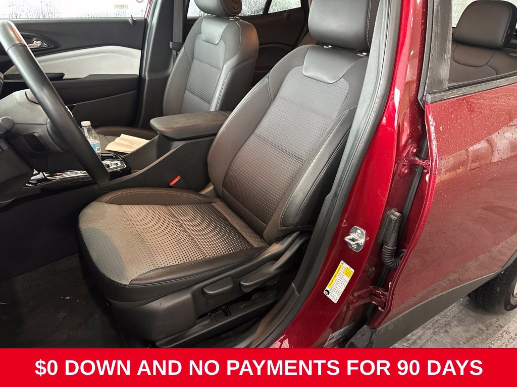 Used 2025 Chevrolet Trax LT w/ LT Convenience Package FWD image 6