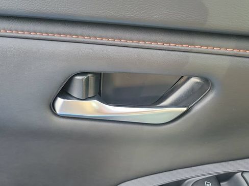 Used 2025 Nissan Sentra SR FWD image 16