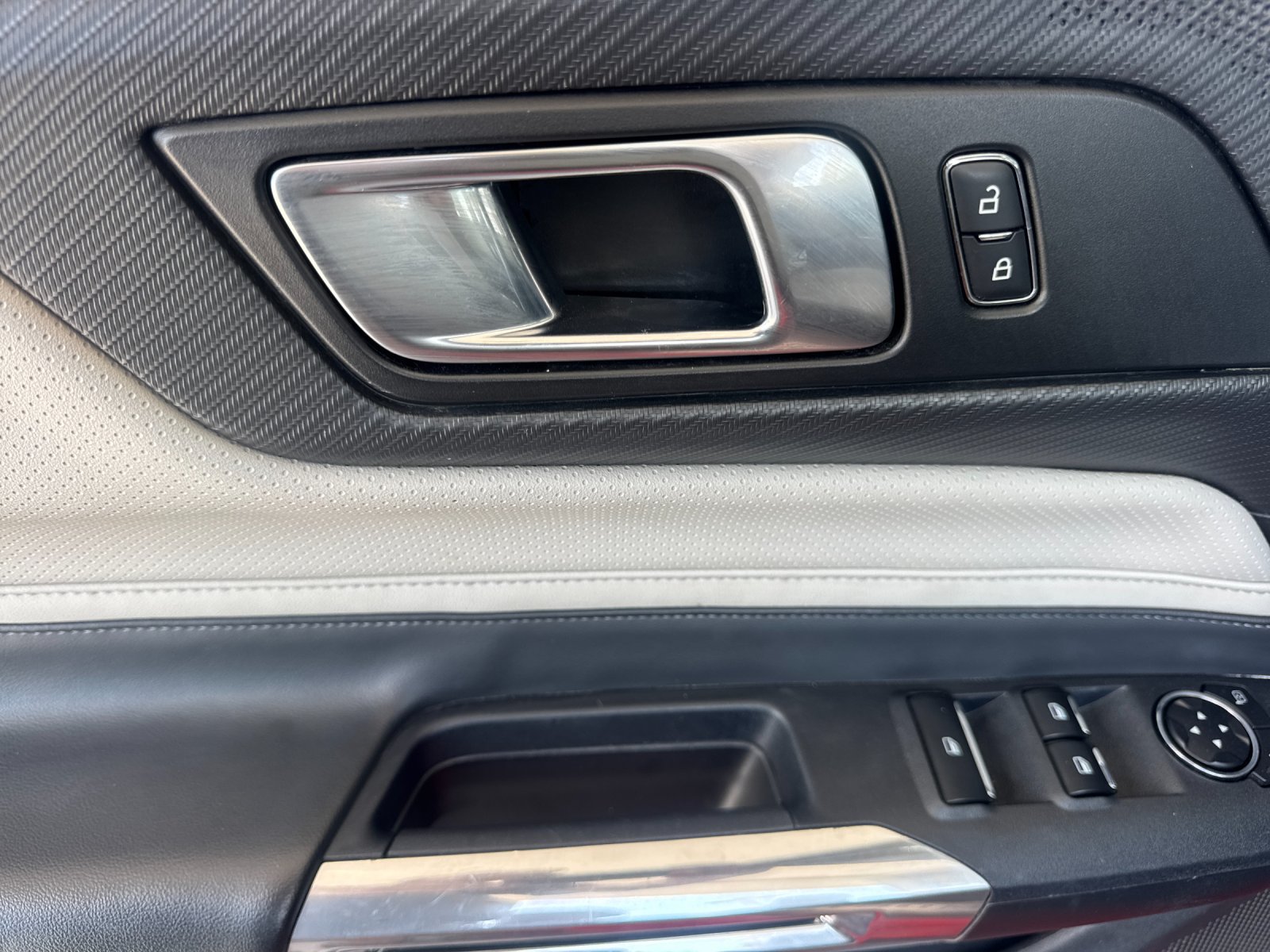 Used 2024 Ford Mustang Premium RWD image 12