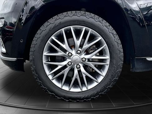 Used 2018 Jeep Grand Cherokee Summit AWD/4WD image 8