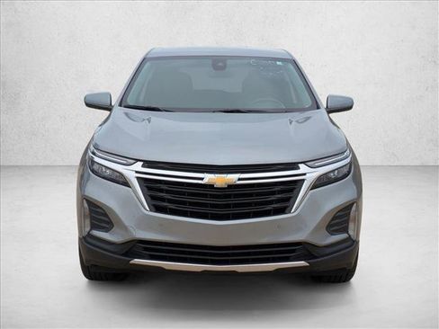 Used 2023 Chevrolet Equinox LT image 2