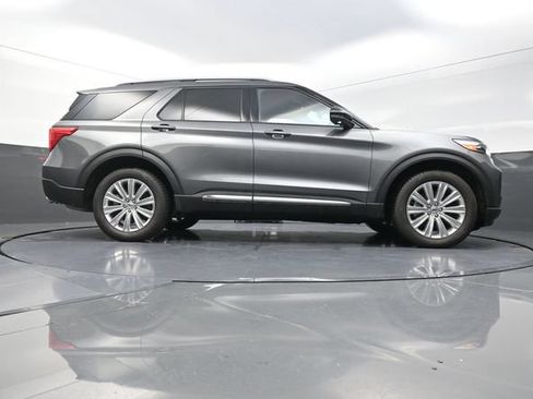 Used 2023 Ford Explorer Limited w/ Hybrid Equipment Group 310A AWD/4WD image 38