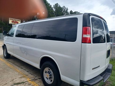 Used 2008 Chevrolet Express 3500 Extended Passenger w/ LT Preferred Equipment Group RWD image 3