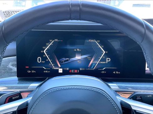 Used 2025 BMW i7 xDrive60 w/ Executive Package image 24