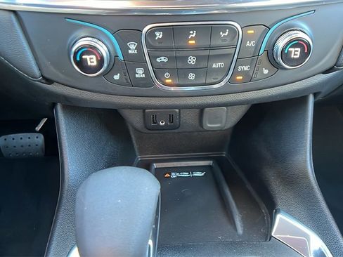 Certified 2023 Chevrolet Traverse LT image 33