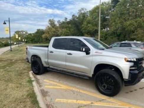 Used 2019 Chevrolet Silverado 1500 LT Trail Boss image 4