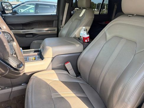 Used 2019 Ford Expedition Limited w/ Equipment Group 302A RWD image 5