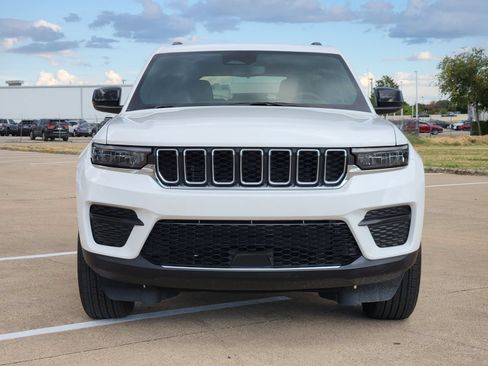 Used 2024 Jeep Grand Cherokee Laredo X w/ Luxury Tech Group I AWD/4WD image 7