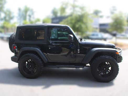 Used 2021 Jeep Wrangler Sport AWD/4WD image 13