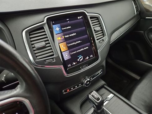 Used 2020 Volvo XC90 T6 Momentum image 29
