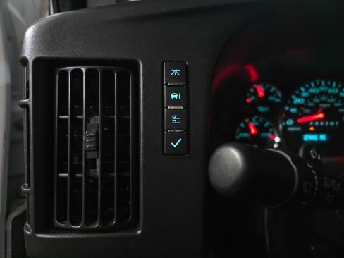 Used 2020 GMC Savana 2500 w/ Driver Convenience Package image 23