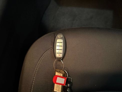 Used 2025 Nissan Altima 2.5 SV FWD image 15