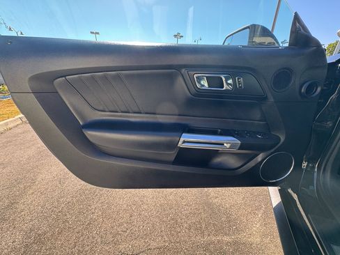 Used 2017 Ford Mustang Premium RWD image 22