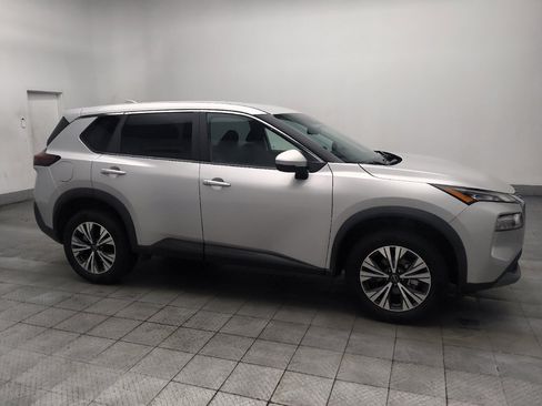 Used 2022 Nissan Rogue SV FWD image 11