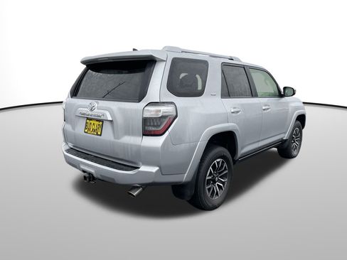 Certified 2018 Toyota 4Runner SR5 image 3