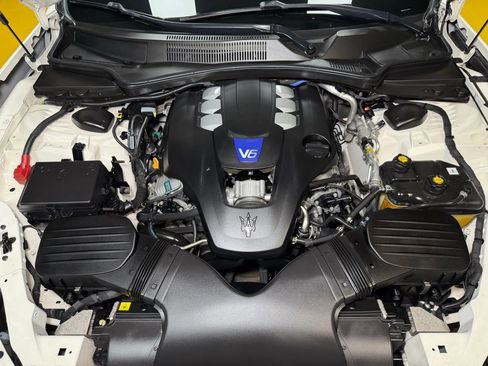 Used 2018 Maserati Ghibli S RWD image 54