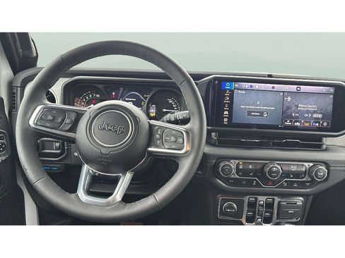 Used 2025 Jeep Wrangler Sahara w/ Safety Group image 12