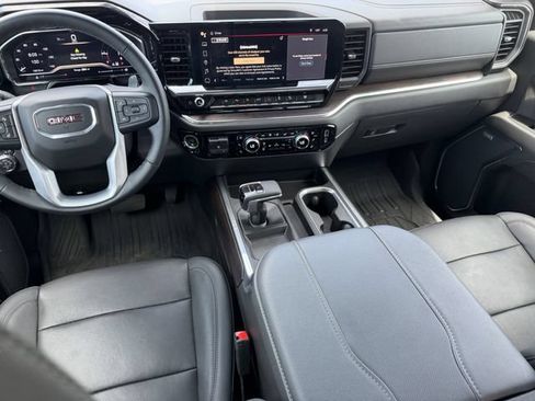Used 2023 GMC Sierra 1500 SLT w/ SLT Premium Package AWD/4WD image 17