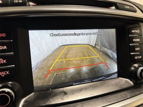 Used 2017 Kia Sorento EX image 18