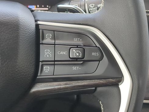 Certified 2023 Jeep Grand Cherokee Limited w/ Black Appearance Package image 24