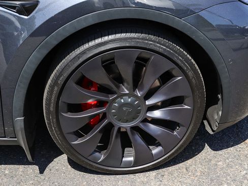 Used 2021 Tesla Model Y Performance AWD/4WD image 16