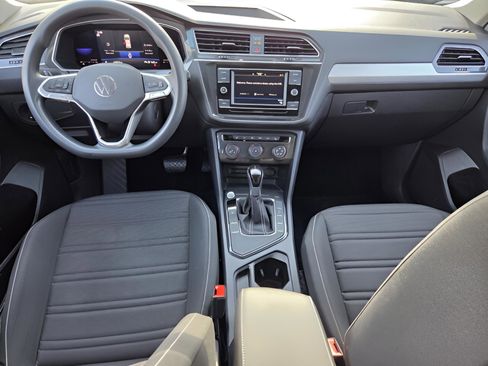 Used 2022 Volkswagen Tiguan S image 11