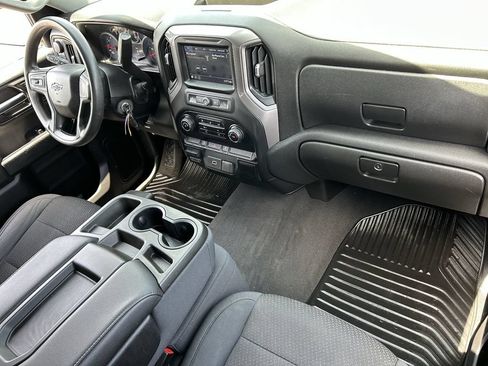Used 2019 Chevrolet Silverado 1500 Custom Trail Boss AWD/4WD image 16