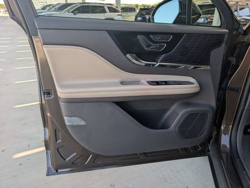 Used 2022 Lincoln Corsair Reserve AWD/4WD image 22