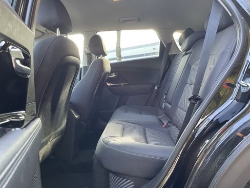 Used 2020 Kia Niro LXS image 19