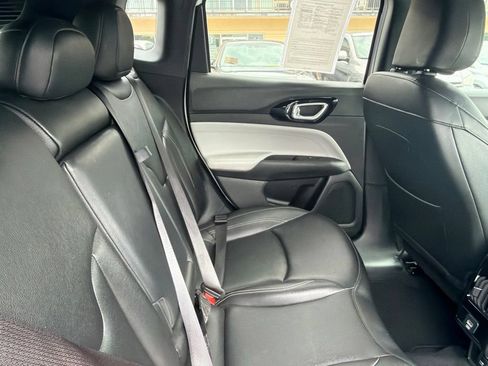 Used 2025 Jeep Compass Limited AWD/4WD image 14