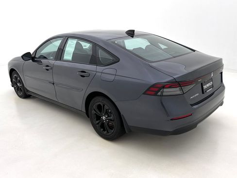 Used 2025 Honda Accord SE image 11