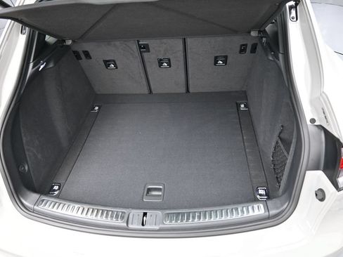 Certified 2023 Porsche Macan Turbo AWD/4WD image 31