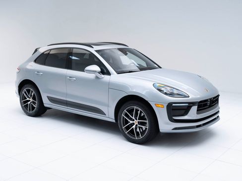 Used 2025 Porsche Macan image 7