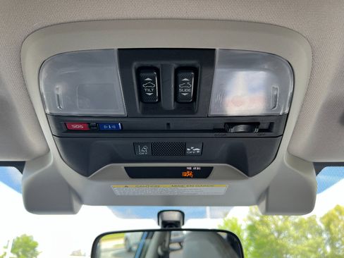 Used 2018 Subaru Crosstrek 2.0i Limited image 30