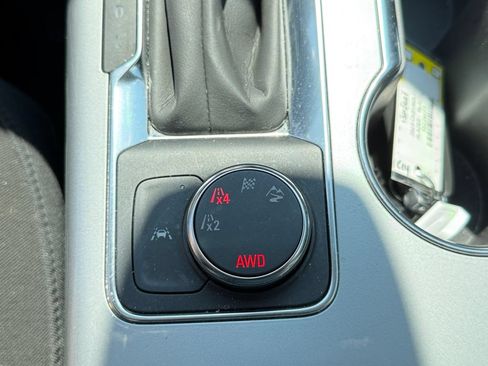 Used 2025 Chevrolet Blazer LT AWD/4WD image 46