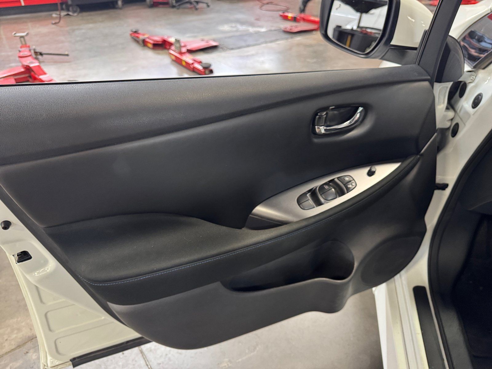 Used 2022 Nissan Leaf S FWD image 13